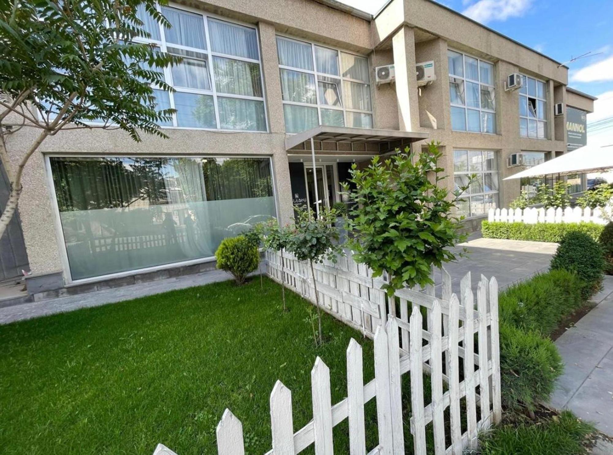Benefice Hotel Yerevan Exterior photo